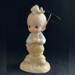 Precious Moments figurine Caught up in Sweet Thoughts of you